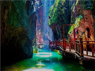 黃金周 ｜ 琉璃仙境！張家界朝陽(yáng)地縫提質(zhì)后重新開(kāi)放